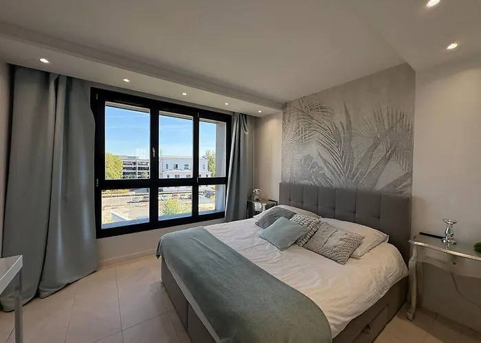 Beautiful Apartment With Air Conditioning, Balcony And Underground Garage